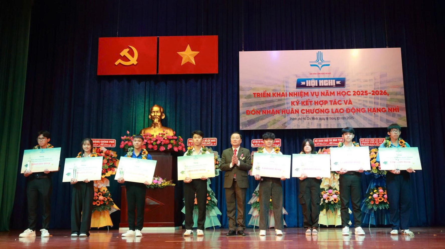 TDC VINH DANH THỦ KHOA ĐẦU VÀO KHÓA 2025